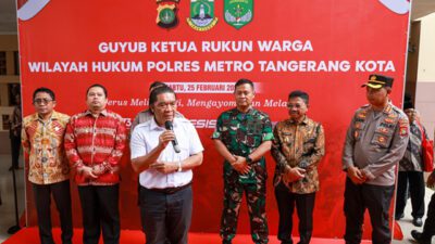 Penjabat (Pj) Gubernur Banten, Al Muktabar mengapresiasi Gerakan Polisi RW yang dilakukan oleh Polres Metro Tangerang Kota bersama Pemerintah Kota (Pemkot) Tangerang beserta seluruh jajaran Forkopimda setempat.
