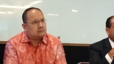 Menanggapi hal tersebut, LQ Indonesia Lawfirm membantah pernyataan Henry Surya ‘jalan damai sudah tertutup’, karena sudah masuk ranah pidana dan proses sidang di MA.
