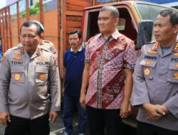 Kapolda Jatim Serahkan Kembali Kendaraan Bermotor Kepada Pemilik Korban Curanmor
