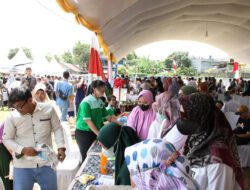Ratusan Warga Anyer Antusias Kunjungi Bazar Murah Ramadhan