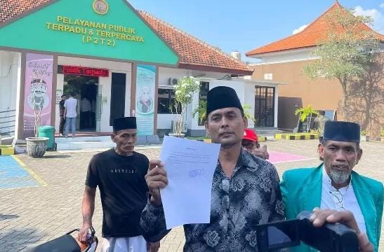 Mantan Kades Arosbaya Dilaporkan Warga ke Kejari Bangkalan