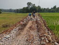 Proyek Rabat Beton di Kp. Cidangkak Kangkung Desa Bandung Diduga Langgar UU KIP