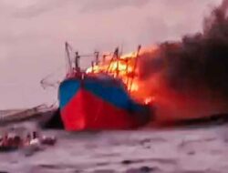 Kapal Maju Setia 22 Terbakar, ABK Dievakuasi ke Sendangbiru