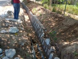 Proyek Pembangunan Saluran Drainase Di Jalan Sinar Surya Padang mulia Diduga Dibangun Asal-Asalan