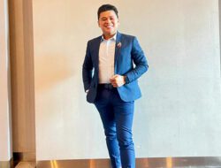 MC Shakat Lingga Kawal Malam Puncak Anugerah SMSI 2023