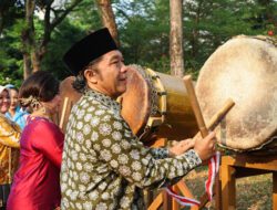 Pj Gubernur Al Muktabar Lepas Parade Budaya Kota Tangerang Selatan 2023