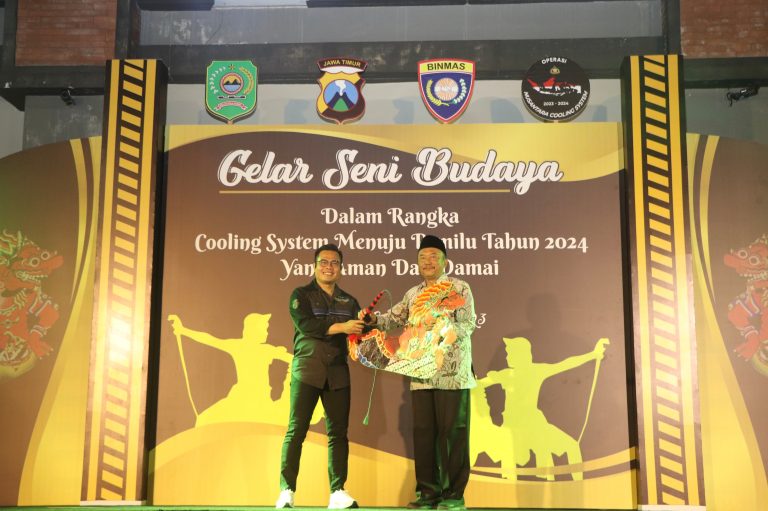 Gelar Seni Budaya Polres Trenggalek Ajak Masyarakat Pro Aktif Jaga Pemilu Damai 2024