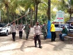 Personil Polsek Panggarangan Polres Lebak Bersama TNI Laksanakan Giat Patroli Dialogis di Pantai Wisata Kalapa Warna