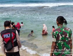Polsek Panggarangan Gencar Tingkatkan Pengamanan, Berikan Himbauan Kepada Pengunjung di Sepanjang Pantai Kelapa Warna