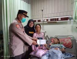 Bentuk Kepedulian Polri Baksos Kapolres Lebak Polda Banten Yang di Sampaikan PLH Kapolsek Bayah Kepada Warga Desa Bayah Barat