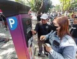 Walkot Surabaya Angkat Bicara Soal Paguyuban Protes Penerapkan Bayar Parkir Non Tunai
