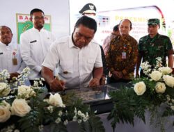 Pj Gubernur Al Muktabar Resmikan Jembatan Tanara dan Jembatan Kemayungan