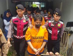 Polisi Gerebek Home Industri Miras di Malang