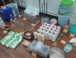 Polisi Gerebek Home Industry Sabu di Pandaan, Tiga Orang Diamankan