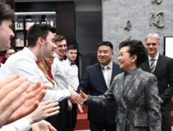 Peng Liyuan Dorong Paduan Suara Asal Jerman Agar Jembatani Persahabatan Tiongkok-Jerman