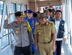 Pj Gubernur Al Muktabar Dampingi Menkes dan Kabaharkam Polri Tinjau Arus Mudik Lebaran 2024