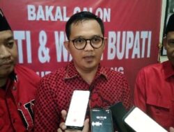 Maju di Pilbup Serang, Wahyudin Nasar Kembalikan Formulir ke PDI Perjuangan