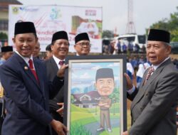 Pastikan Pelayanan Publik dan Pendidikan Berjalan Optimal, Pj Bupati Bogor Jadikan Sukajaya Lokasi Peringatan Hardiknas Tingkat Kabupaten Bogor