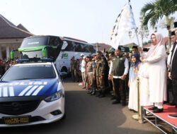 Lepas Jemaah Haji Kloter 39, Pesan Bupati Serang: Jadilah Tamu Allah yang Baik