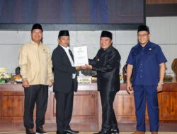 Pj Gubernur Al Muktabar Sampaikan Nota Pengantar Raperda Pertanggungjawaban APBD TA 2023