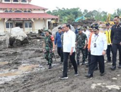 Presiden Jokowi Tinjau Area Terdampak Longsor dan Banjir Bandang di Agam