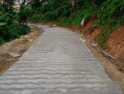 Tokmas Desa Cibarengkok Bersama Warga Masyarakat Ucapkan Terimakasih Atas Dibangunnya Jalan Poros