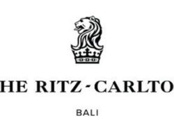 Bersantap di Tepi Laut di Ritz-Carlton Bali