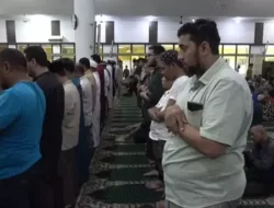 Umat Muslim Surabaya Gelar Salat Gaib untuk Pemimpin Hamas Ismail Haniyeh