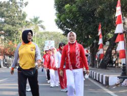 Jalan Santai Ramaikan HKG PKK ke-52 Tingkat Kabupaten Serang