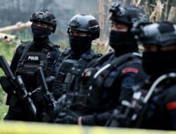 Densus 88 Tangkap Remaja Terduga Teroris Hendak Lancarkan Bom Bunuh Diri