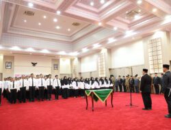 Pj Gubernur Damenta Lantik Ratusan Pejabat Fungsional Guru Ahli Pertama
