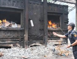 Bea Cukai Sidoarjo Musnahkan 5,9 Juta Batang Rokok Ilegal di Mojokerto