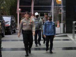 Usai Terjaring OTT, Pj Walikota Risnandar Mahiwa Tiba di Gedung KPK