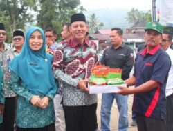 Bupati Pasaman Serahkan Bantuan Bibit Ketahanan Pangan