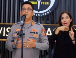 Dua Polisi Didemosi Delapan Tahun Gegara Peras WN Malaysia