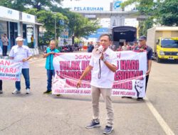 Tolak Kebijakan Angkutan Barang Dilarang Beroperasi, ASLI dan APTRINDO Gelar Demo di Pelabuhan Tanjungwangi