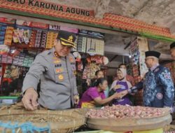 Pantau Harga Bahan Pokok, Kapolres Blitar Sidak ke Pasar