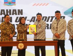 Bupati Serang Serahkan LKPD Unaudited Bankeu Parpol ke BPK RI