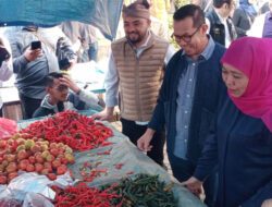 Sidak ke Pasar Among Tani Kota Batu, Gubernur Khofifah Temukan Harga Cabai Rp 90 Ribu