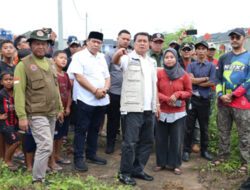Tinjau Banjir di Cisoka dan Rajeg, Bupati Maesyal Akan Panggil Pihak Pengembang