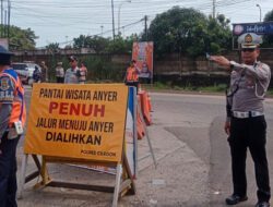 Kawasan Wisata Anyer Padat, One Way Diterapkan