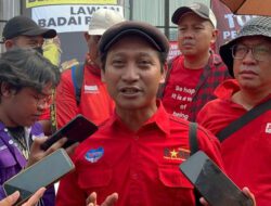 Gelar Aksi Demo di DPR, Aliansi Gebrak Sebut Belum Saatnya Buruh Bermesraan dengan Pemerintah!