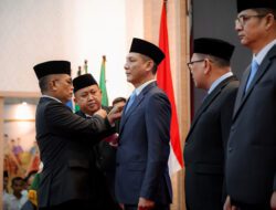 Gubernur Andra Soni Lantik Deden Apriandhi Jadi Sekda Provinsi Banten