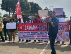 Gelar Aksi Demo di Polres, Puluhan Jurnalis Serang Timur Kecam Pengeroyokan Wartawan di PT Genesis Regeneration Smelting Jawilan