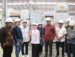 Kunjungi PT Polyplex Cikande, Bupati Ratu Zakiyah Pastikan Industri Prioritaskan Tenaga Kerja Lokal