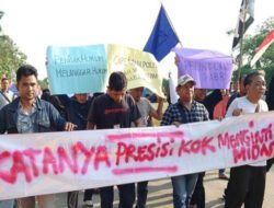 Polda Banten Didemo Gegara Oknum Brimob Terlibat Pengeroyokan Wartawan