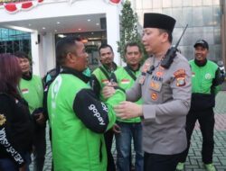 Gelar Doa Bersama untuk Affan, Polres Tangsel Bagikan Helm hingga Sembako ke Ojol