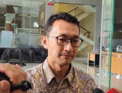 KPK Sita Uang Tunai dan Dokumen Usai Geledah Rumah Plt Gubernur Riau