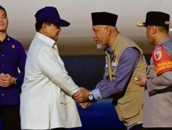 Prabowo Tiba di Bandara Minangkabau, Cek Penanganan Bencana di Sumbar